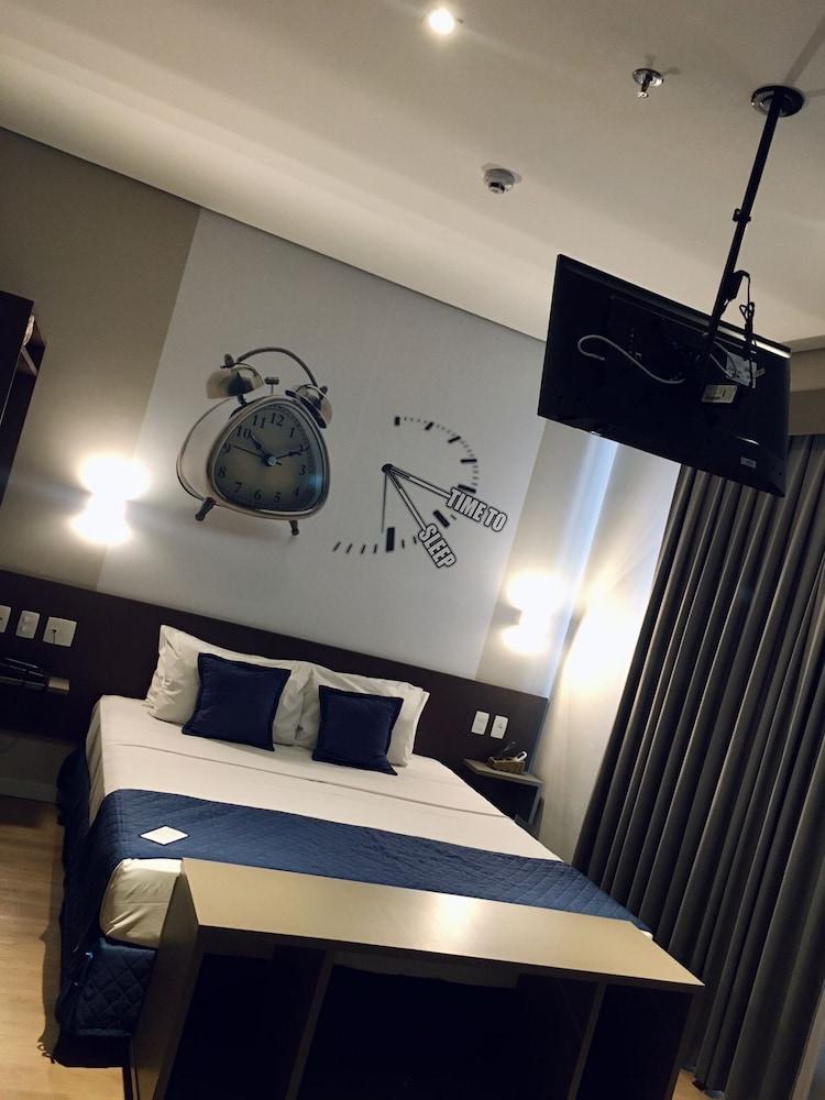 Summit Suites Hotel Pindamonhangaba Buitenkant foto