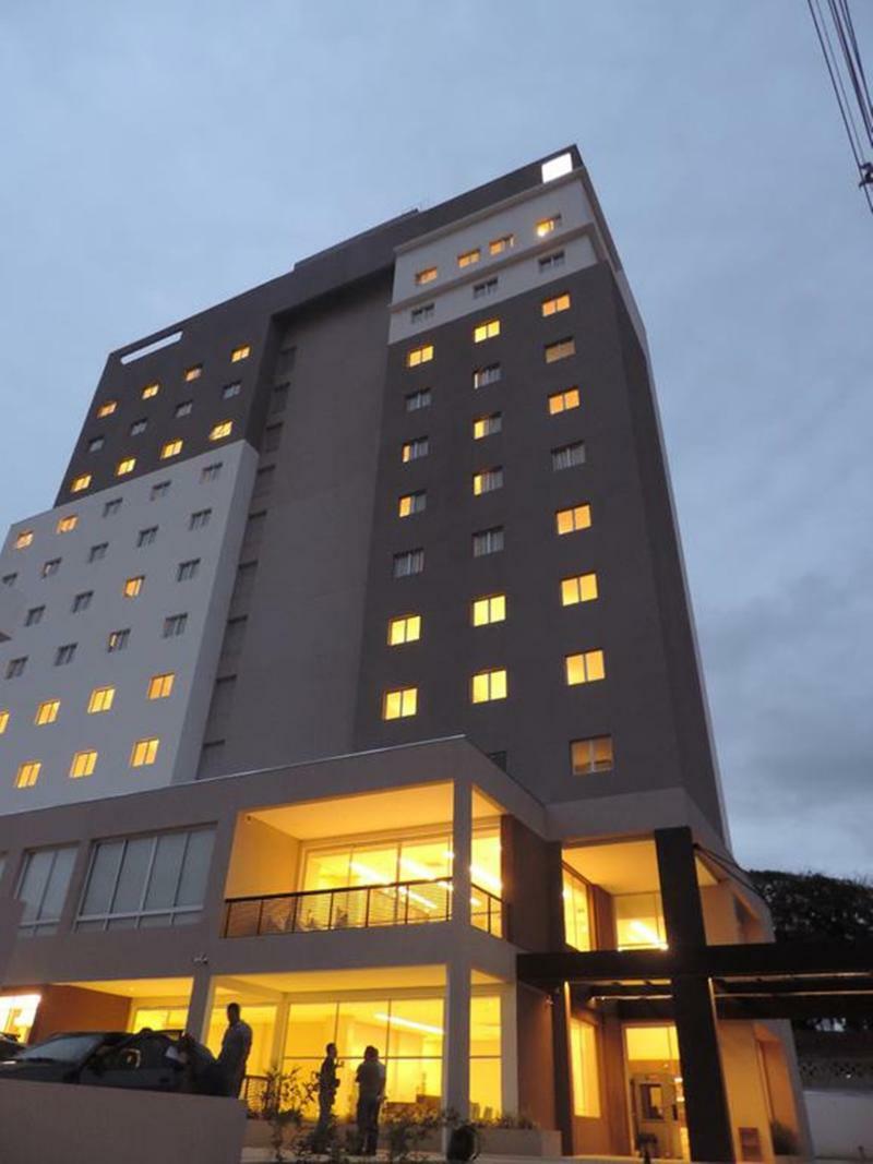 Summit Suites Hotel Pindamonhangaba Buitenkant foto